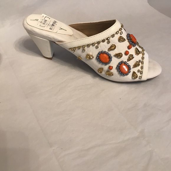 JOAN BOYCE‎ WHITNEY WHITE STUDDED SIZE 8M OPEN TOE SLIDES SHOES  NEW - Picture 6 of 11